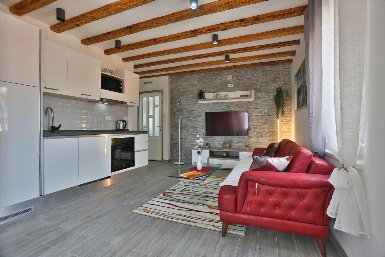 Apartments Angela With Old Town View Σπλιτ Εξωτερικό φωτογραφία