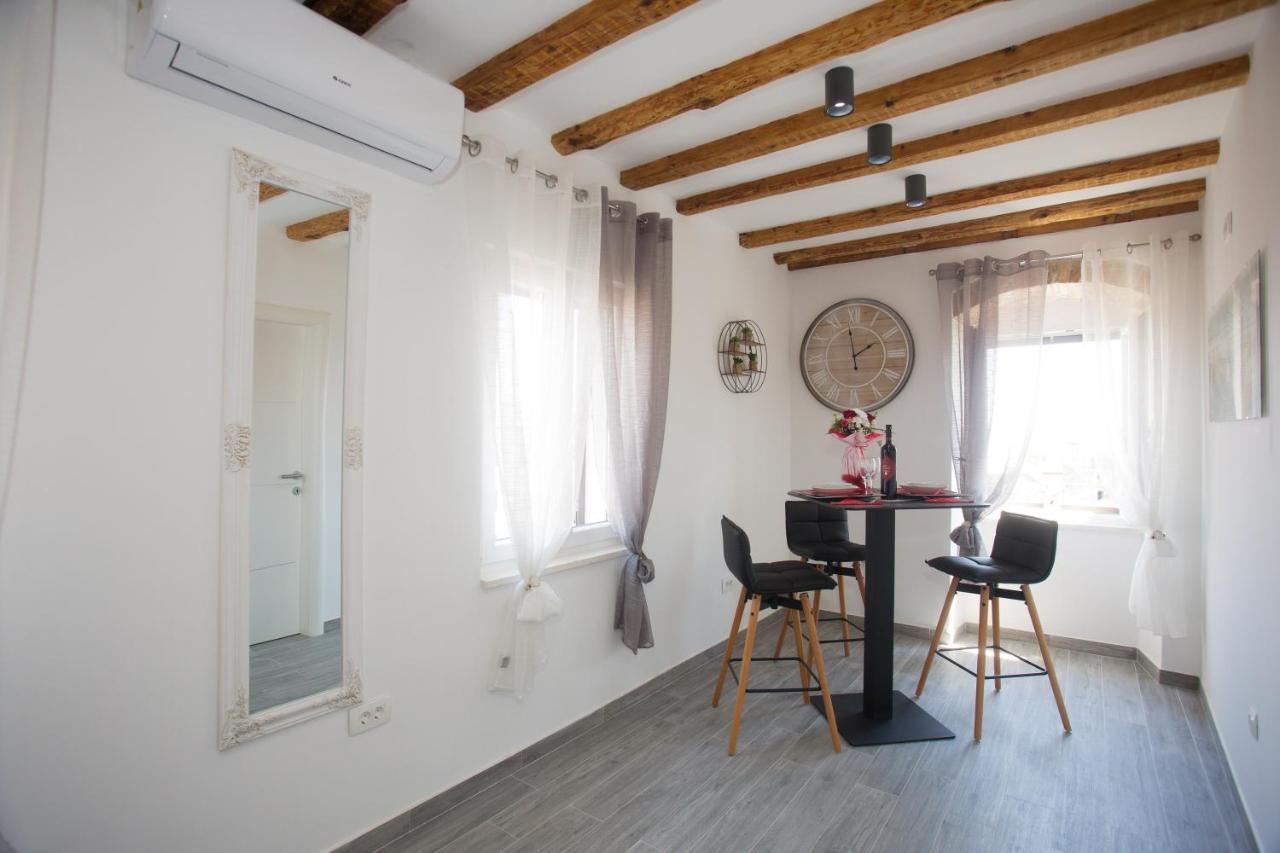 Apartments Angela With Old Town View Σπλιτ Εξωτερικό φωτογραφία