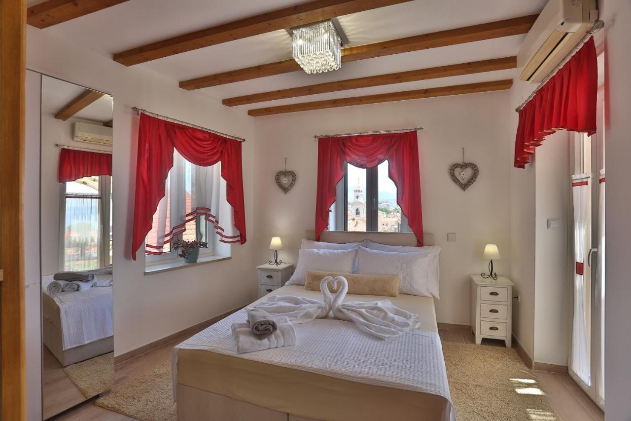 Apartments Angela With Old Town View Σπλιτ Εξωτερικό φωτογραφία