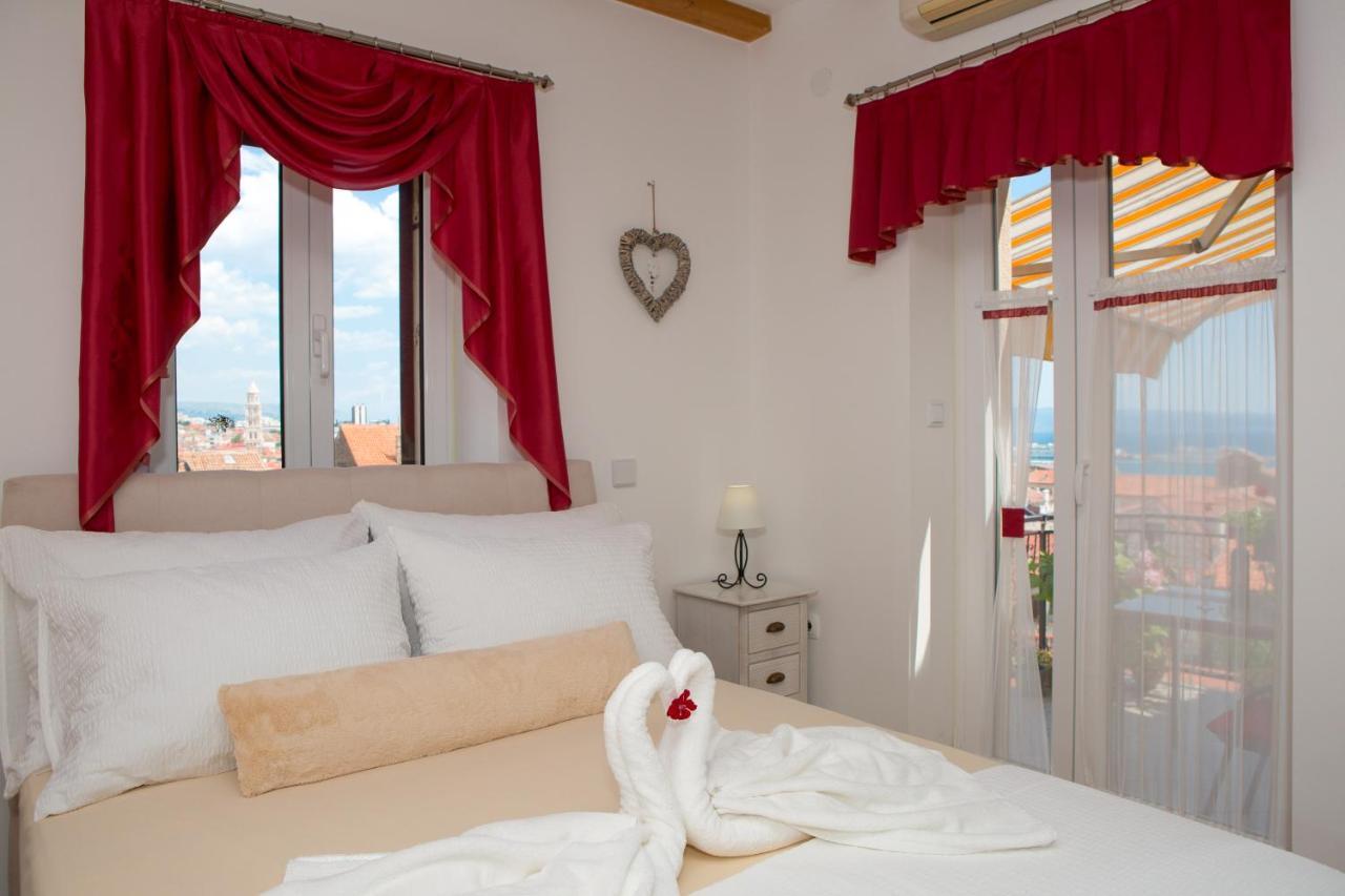 Apartments Angela With Old Town View Σπλιτ Εξωτερικό φωτογραφία